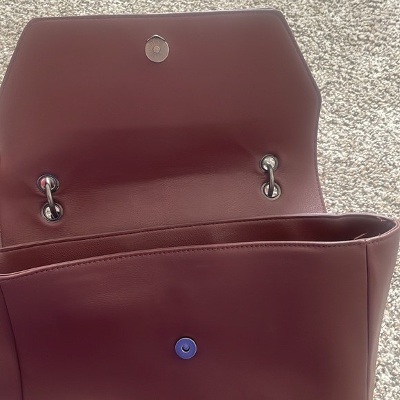 Universal Thread Purse - Picture 2 of 6